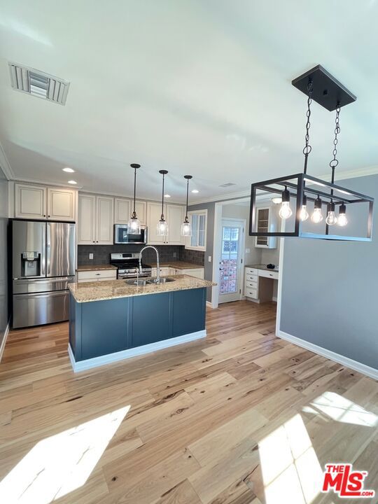 2851 Fairmount Avenue, La Crescenta CA: https://media.crmls.org/mediaz/809f6ed5-47be-4405-b458-42a821f1dd3a.jpg