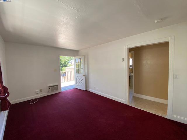 712 S 2Nd St, San Jose CA: https://media.crmls.org/mediaz/809f8cc6-7b30-4a5b-8664-619baf8fc674.jpg