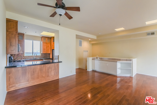 1461 Manhattan Beach Boulevard, Manhattan Beach, California 90266, 2 Bedrooms Bedrooms, ,2 BathroomsBathrooms,Residential,Sold,Manhattan Beach,21754964