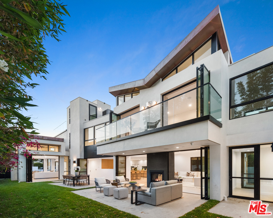 Nestled in the serene West of 7th neighborhood awaits this magnificent contemporary-style... Primary Photo for Listing #21766026