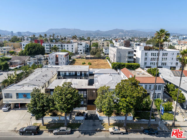 4723 Beverly Boulevard, Los Angeles CA: https://media.crmls.org/mediaz/80a00c60-209a-41dc-893f-e3ba715668b1.jpg
