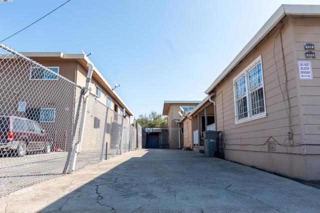 Image 2 of 45 For 9318 Olive St
