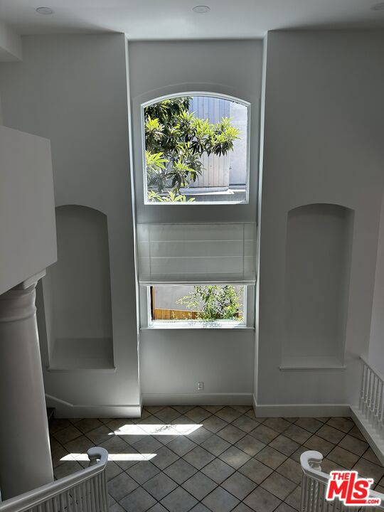 10515 Oaklawn Road, Los Angeles CA: https://media.crmls.org/mediaz/80a0539d-2cc3-4a23-9690-83317a2b7e53.jpg