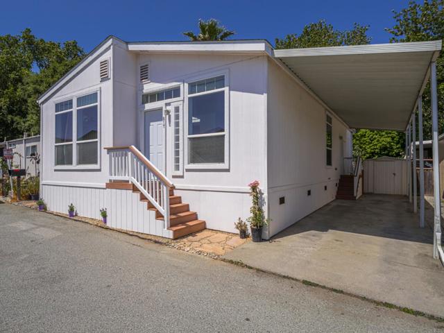 49 Blanca Lane, Watsonville CA: https://media.crmls.org/mediaz/80a19ce6-80b2-4e1e-aefd-2e449b7a594e.jpg