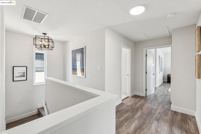 1026 Court St, Alameda CA: https://media.crmls.org/mediaz/80a2c490-783a-4d99-8562-086392c74654.jpg