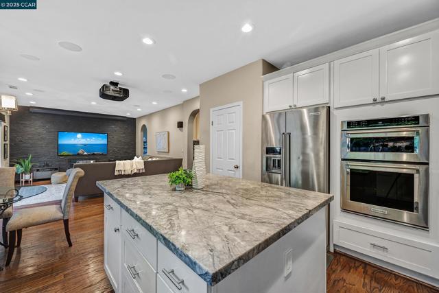 100 Bedford Ct, Danville CA: https://media.crmls.org/mediaz/80a36d59-2ed5-4bb9-a559-c86b95aaf017.jpg