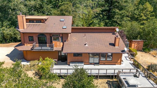 450 Hawk Ridge Road, Boulder Creek CA: https://media.crmls.org/mediaz/80a38b4f-3482-4ad6-9ae5-62e9c96cebb2.jpg