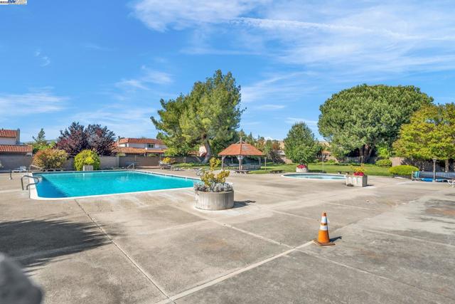 2387 Gomes Rd, Fremont CA: https://media.crmls.org/mediaz/80a3c1bd-4b7e-4a4f-8d68-7e7a7abb83af.jpg