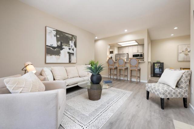 2006 Hastings Shore Lane, Redwood City CA: https://media.crmls.org/mediaz/80a3f11f-c1fd-4158-b4d7-94813ab195e5.jpg