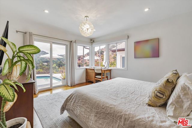 2316 Laurelmont Place, Los Angeles CA: https://media.crmls.org/mediaz/80a46a18-fd0c-4e8c-b565-f2e3c09a9237.jpg