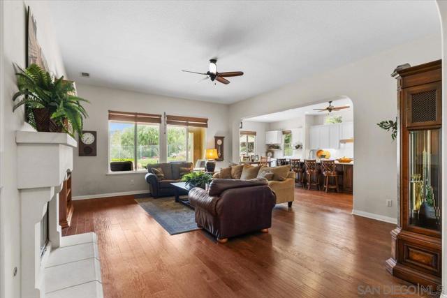 3180 Ridgeline Place, Escondido CA: https://media.crmls.org/mediaz/80a4c2cc-4aa6-428a-a779-d801f3c9ab9b.jpg