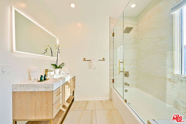 10502 Yellow Hill Road, Malibu CA: https://media.crmls.org/mediaz/80a4d3b9-28b8-4e30-8a11-ffc175af85b8.jpg