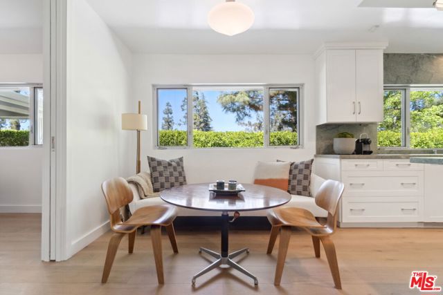 1726 Stone Canyon Road, Los Angeles CA: https://media.crmls.org/mediaz/80a57561-a523-4746-a387-b22ebf88d1aa.jpg