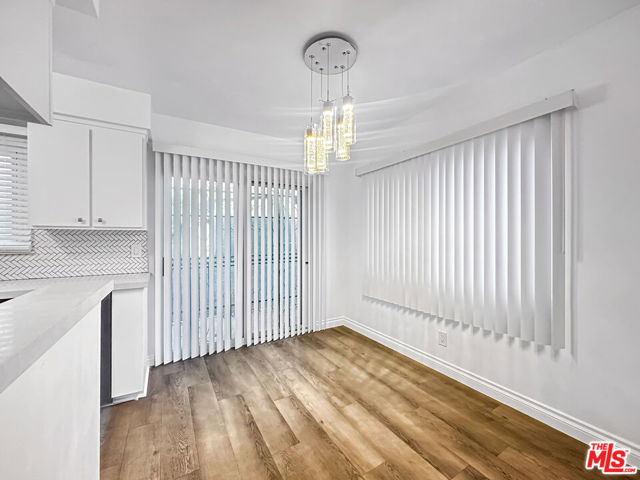 817 E Nutwood Street, Inglewood CA: https://media.crmls.org/mediaz/80a6b2d2-78d4-45f1-a75e-2d4771773850.jpg