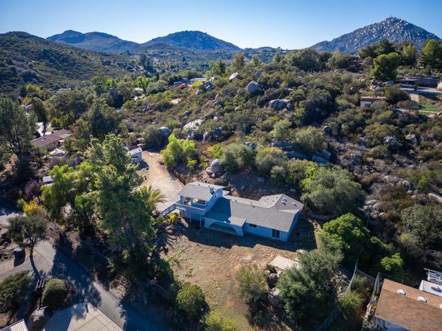 18435 Chablis Rd., Ramona CA: https://media.crmls.org/mediaz/80a6cb14-b309-490c-a71e-3a677763e350.jpg