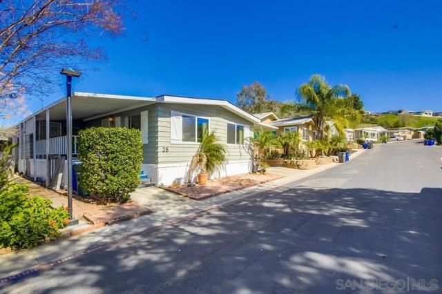 14215 Pecan Park Ln, El Cajon CA: https://media.crmls.org/mediaz/80a6fa8b-1bb8-4f84-be04-1ce93d5f03dc.jpg