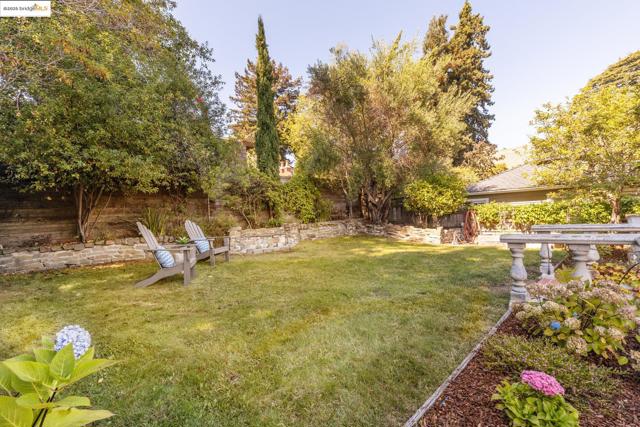 5815 Morpeth St, Oakland CA: https://media.crmls.org/mediaz/80a75e04-2e41-42dc-999b-20ec16ce4a14.jpg