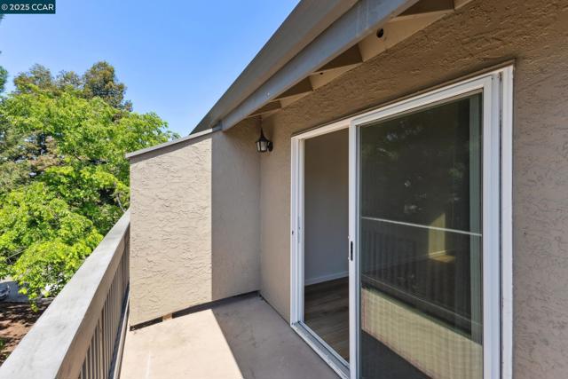 3847 Vineyard Ave, Pleasanton CA: https://media.crmls.org/mediaz/80a769c7-8a96-487f-83d6-c215f2879e92.jpg