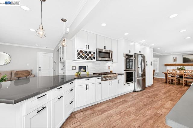 907 Hazel St, Livermore CA: https://media.crmls.org/mediaz/80a77cb6-1709-4699-b9e8-c8d6b4d01ef6.jpg