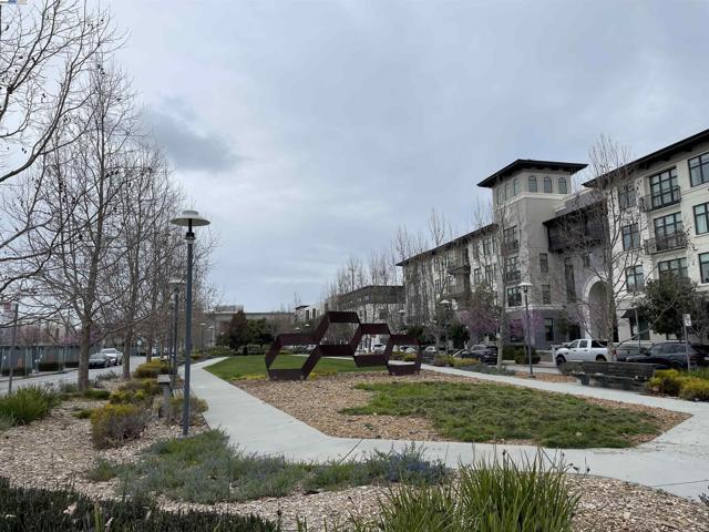 2835 Alvarado Ave, San Mateo CA: https://media.crmls.org/mediaz/80a82f02-dd86-4089-b7b3-c17c04c895c6.jpg