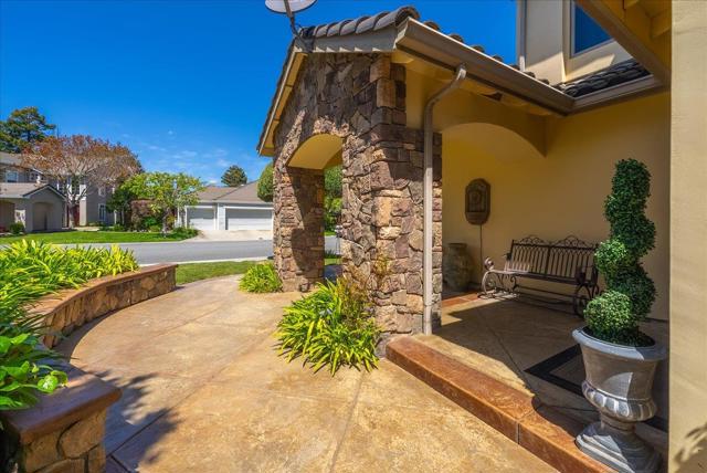 17666 Winding Creek Road, Salinas CA: https://media.crmls.org/mediaz/80a86566-99b3-4661-b148-0bdcbca44344.jpg