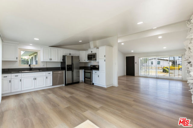 424 Markton Street, Los Angeles CA: https://media.crmls.org/mediaz/80a890bd-97d8-4f21-a0ca-11fe510e7c95.jpg