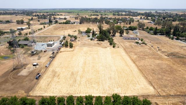 11835 Hobday Road, Wilton CA: https://media.crmls.org/mediaz/80a89364-05a6-45b4-b77b-73c35673e6cb.jpg
