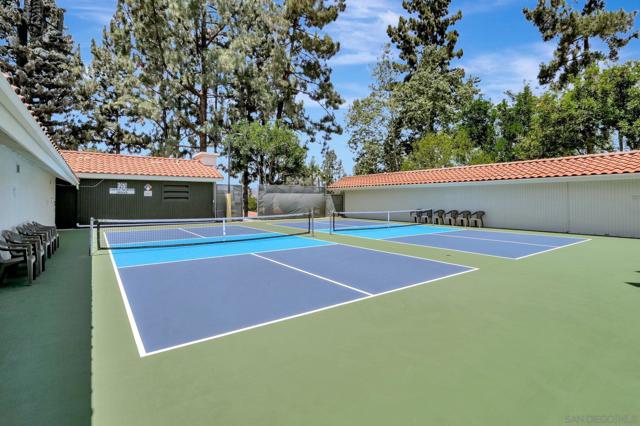 12880 Circulo Dardo, San Diego CA: https://media.crmls.org/mediaz/80a8f6fb-a702-46bd-b326-b4596e05a527.jpg