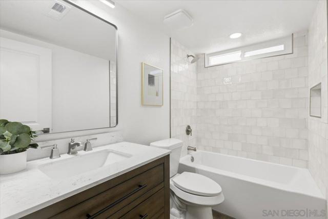 2845 Cottingham St, Oceanside CA: https://media.crmls.org/mediaz/80a90206-8604-4435-b1ec-e7aed290b84c.jpg