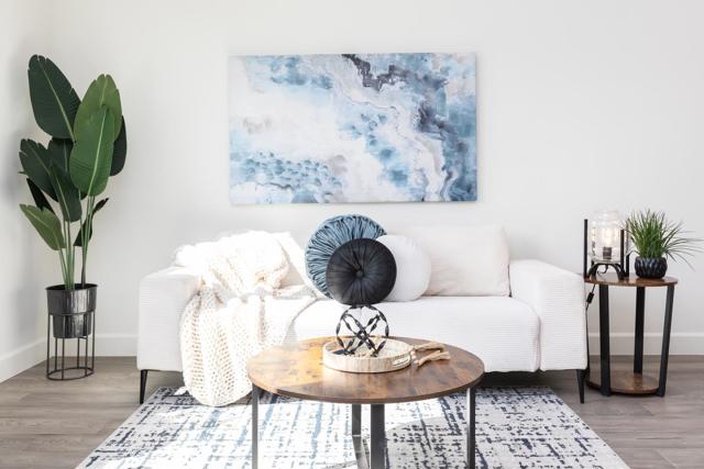 733 E Evelyn Avenue, Sunnyvale CA: https://media.crmls.org/mediaz/80a9db31-345a-40b8-90f7-bd3057866ca2.jpg