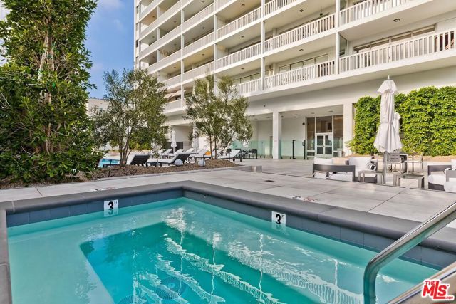 999 N Doheny Drive, West Hollywood CA: https://media.crmls.org/mediaz/80a9ee25-dfcf-467f-adfe-ccd2c1333391.jpg