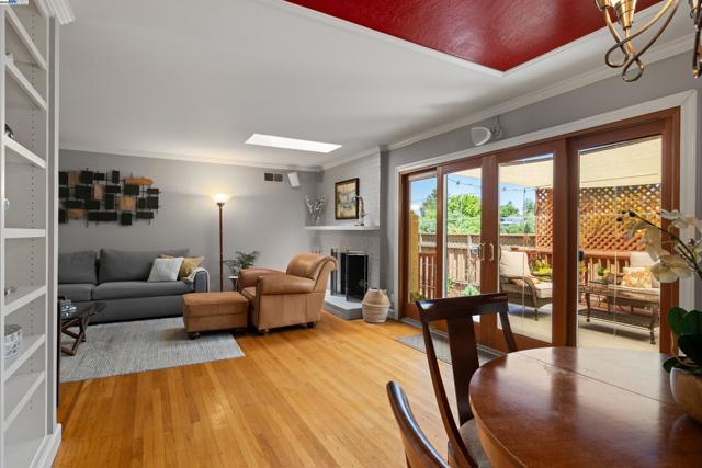 4457 LINDA WAY, Pleasanton CA: https://media.crmls.org/mediaz/80aa06e2-9a12-453d-9691-03b6045269aa.jpg