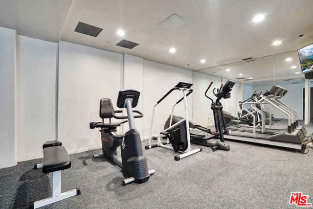 11690 Montana Avenue, Los Angeles CA: https://media.crmls.org/mediaz/80aa6357-a975-4d1a-bbb8-bf37cd7beb8b.jpg
