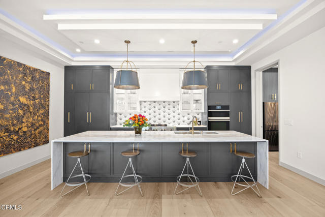 4828 Oakwood Avenue, La Canada Flintridge CA: https://media.crmls.org/mediaz/80ab13d4-437a-49db-9f48-de15f61c1efa.jpg