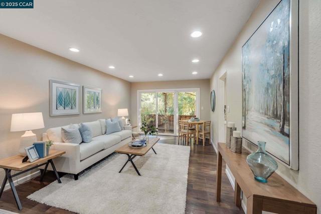 1084 Southdown Court, Walnut Creek CA: https://media.crmls.org/mediaz/80ab163c-2819-4159-93ad-a84a4b3f9236.jpg