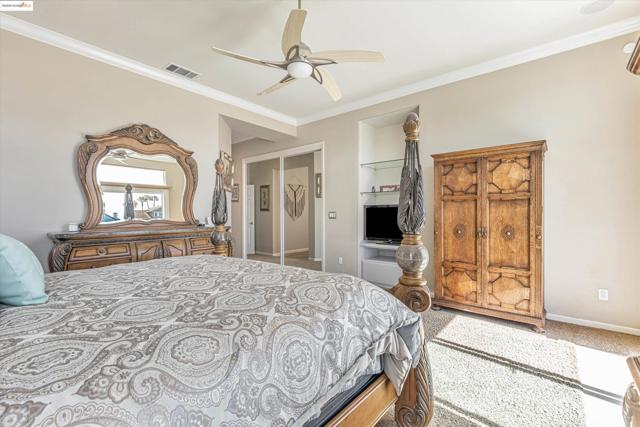 4174 Beacon Pl, Discovery Bay CA: https://media.crmls.org/mediaz/80ab3f8a-3863-4df6-aed9-99d9bb01bfc9.jpg