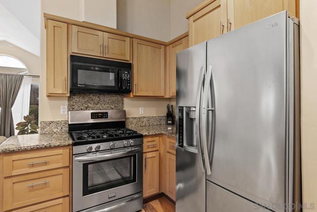 3691 Gracia Paseo, Spring Valley CA: https://media.crmls.org/mediaz/80ab4864-5d96-4be3-9080-47785487da8e.jpg