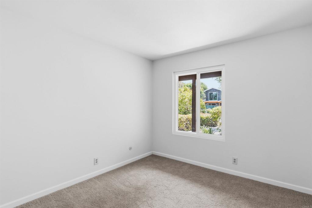 818 Crest Drive - photo 12