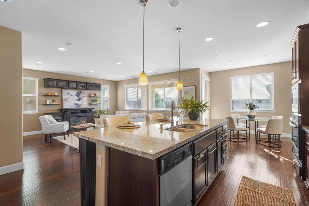 2417 Stalsburg Dr