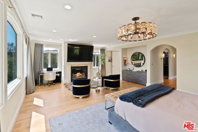 23593 Park South Street, Calabasas CA: https://media.crmls.org/mediaz/80ad0eb3-ef27-434d-b78e-7312e6493f68.jpg