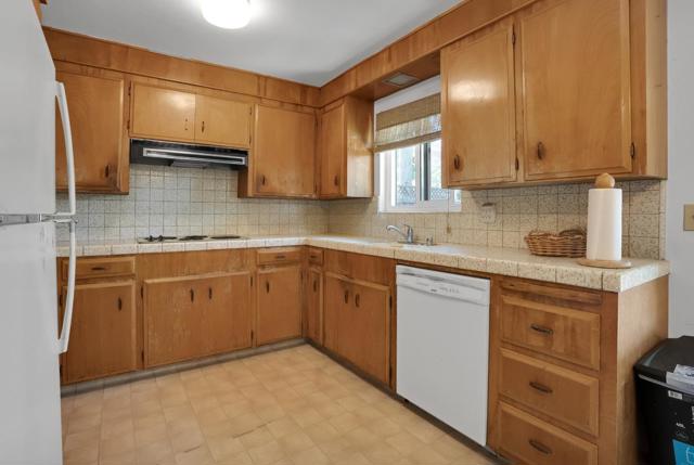 17541756 Plaza Court, Mountain View CA: https://media.crmls.org/mediaz/80ad6b25-362b-422e-b3be-ef6c971a4da7.jpg