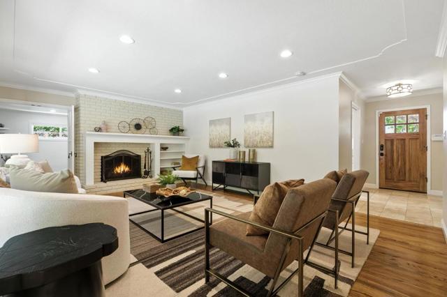 1869 Walnut Drive, Mountain View CA: https://media.crmls.org/mediaz/80ade947-3b9b-4fad-bd40-4ca2617c552e.jpg