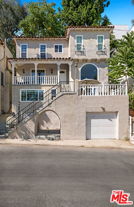 2321 Lake View Avenue, Los Angeles CA: https://media.crmls.org/mediaz/80af1531-2921-41ab-8fba-f317ce9db390.jpg