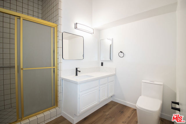 1132 19th Street, Santa Monica CA: https://media.crmls.org/mediaz/80b0bd5b-b1e9-4f74-907d-11c4cfcd5d1d.jpg