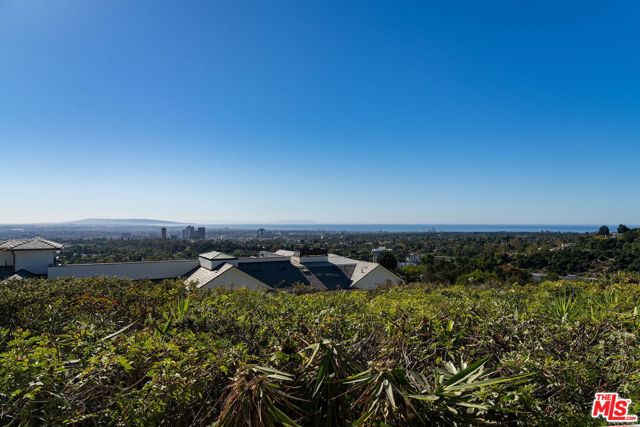 780 Linda Flora Drive, Los Angeles, California 90049, 4 Bedrooms Bedrooms, ,6 BathroomsBathrooms,Single Family Residence,For Sale,Linda Flora,24446429