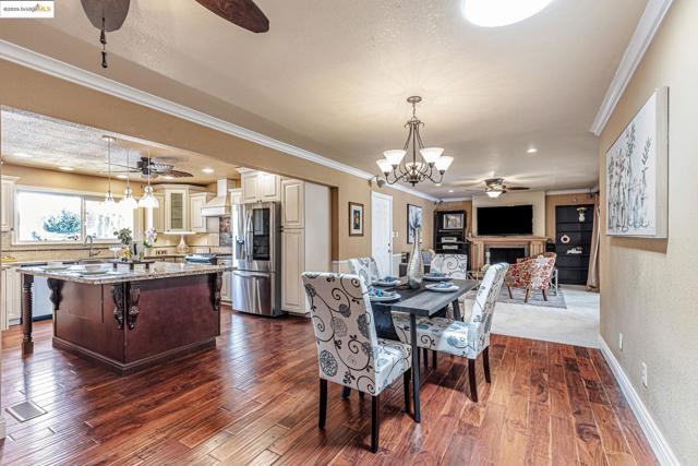 212 Matsqui Rd, Antioch CA: https://media.crmls.org/mediaz/80b1370b-b4c3-478d-937b-4c51c5d9ca9a.jpg