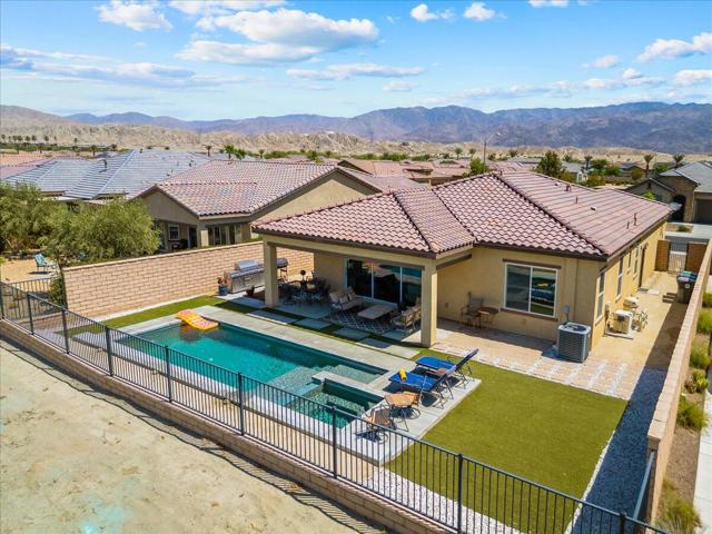 85115 Stazzano Place, Indio CA: https://media.crmls.org/mediaz/80b1c4c6-8dde-4650-a7bc-3b5d8927706d.jpg