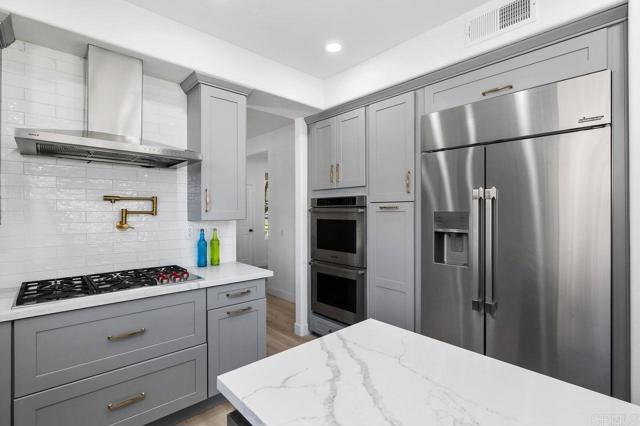 Detail Gallery Image 15 of 50 For 1086 Augusta Pl, Chula Vista,  CA 91915 - 5 Beds | 3 Baths