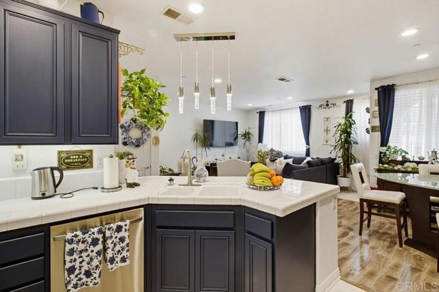 Detail Gallery Image 17 of 36 For 6133 Verda Ln, San Diego,  CA 92130 - 2 Beds | 2/1 Baths