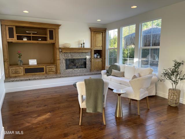 3034 Heavenly Ridge Street, Thousand Oaks CA: https://media.crmls.org/mediaz/80b298f2-57a3-464d-8f33-a429205fa58c.jpg